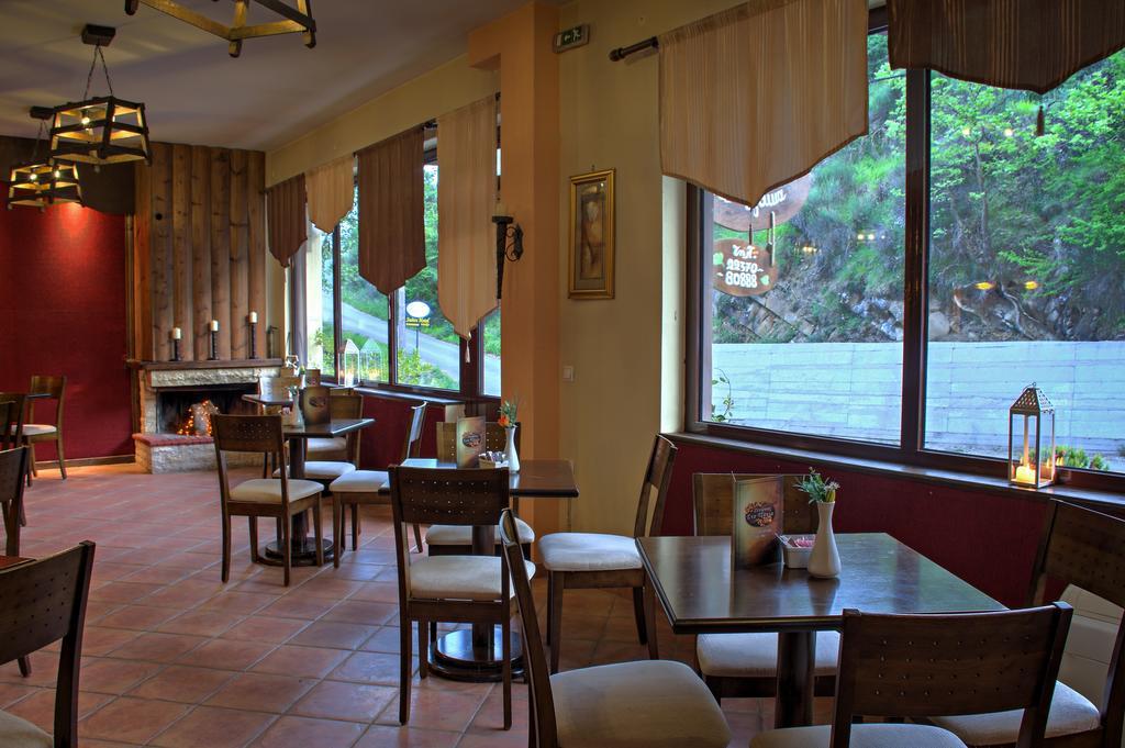 Xenonas Sta Tzakia Hotel Karpeníszi Kültér fotó
