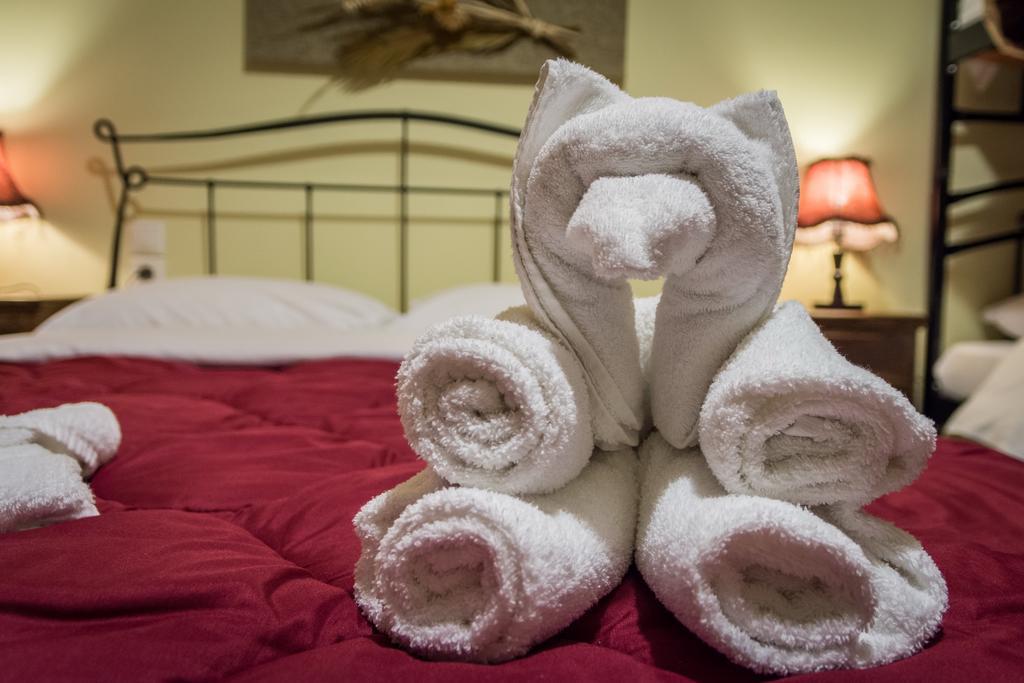 Xenonas Sta Tzakia Hotel Karpeníszi Kültér fotó
