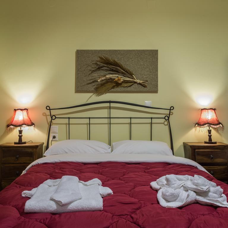 Xenonas Sta Tzakia Hotel Karpeníszi Kültér fotó