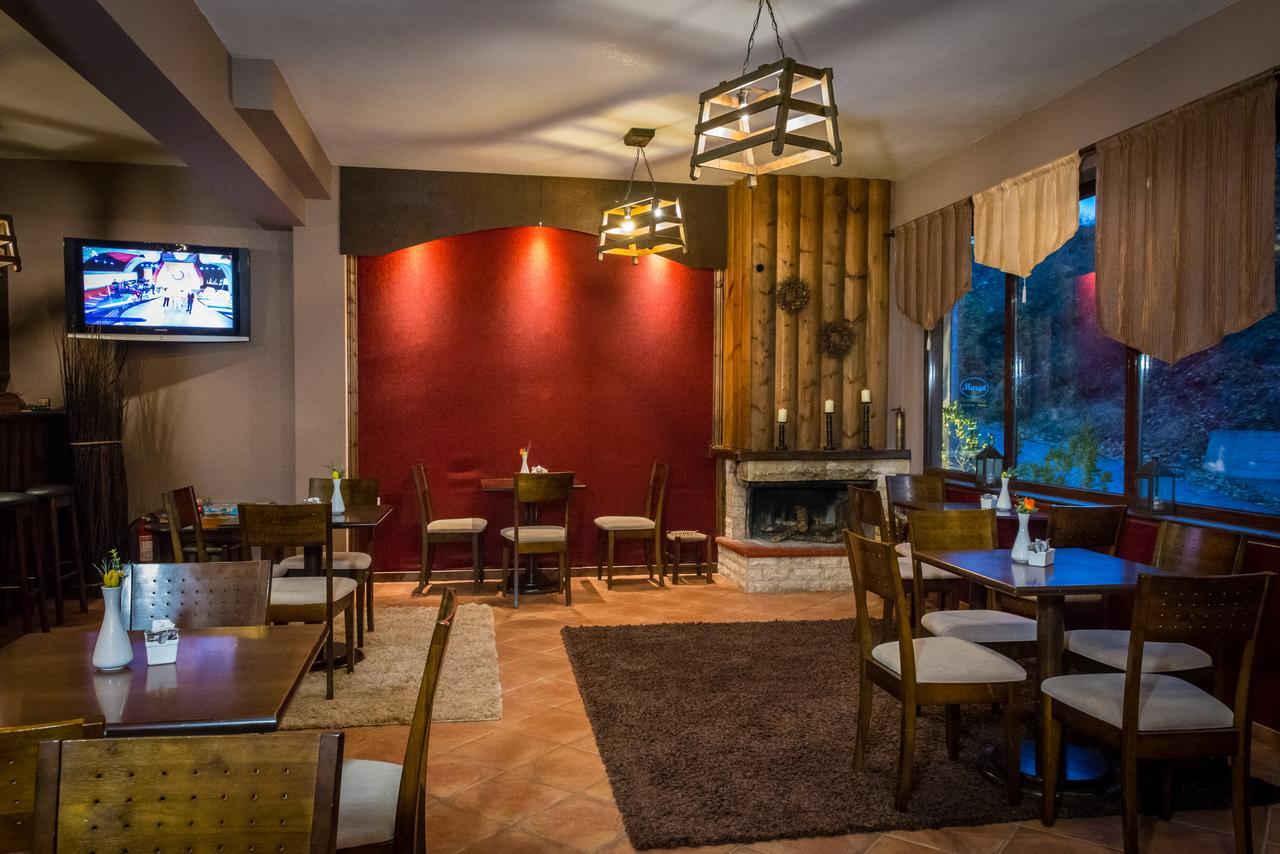 Xenonas Sta Tzakia Hotel Karpeníszi Kültér fotó