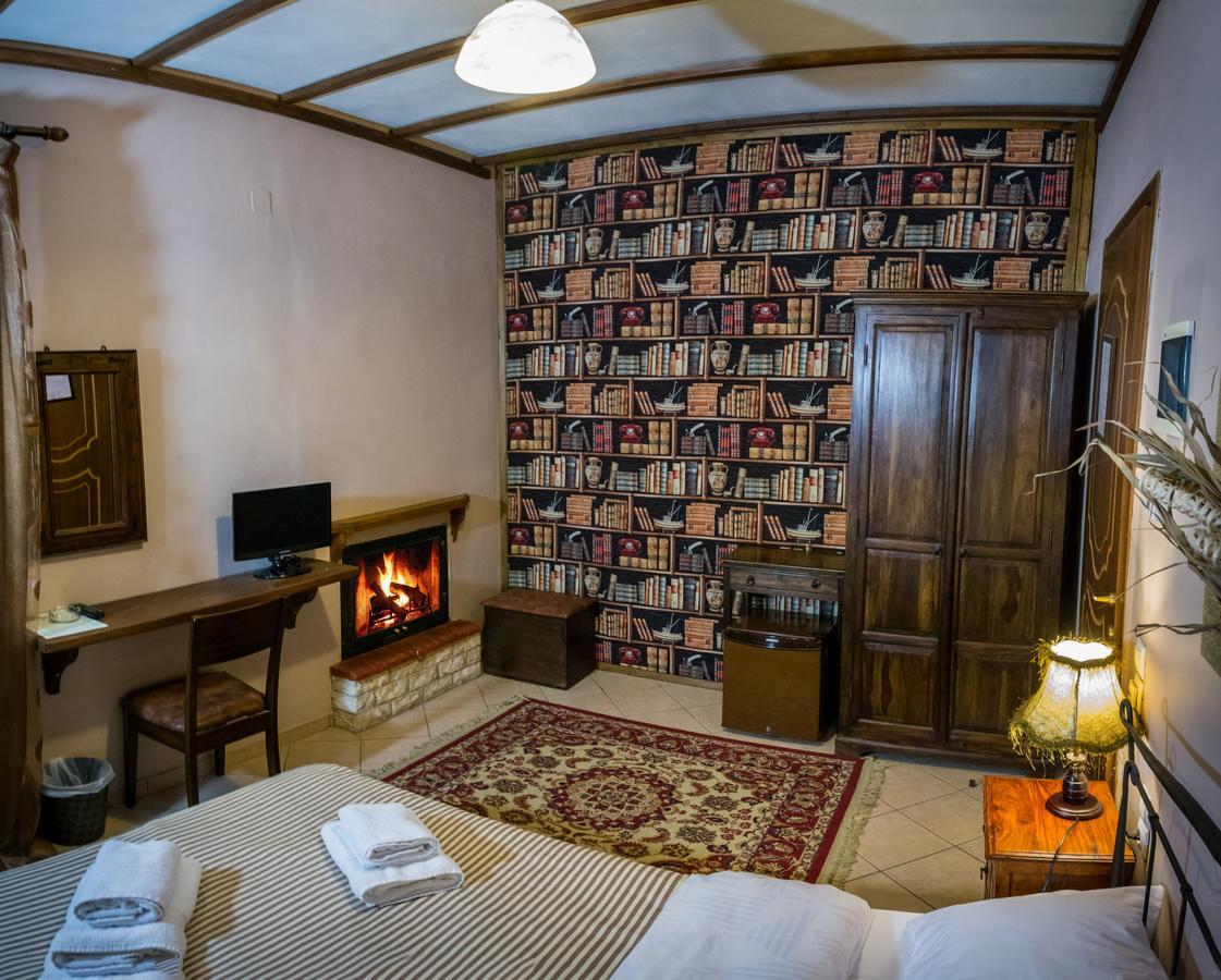 Xenonas Sta Tzakia Hotel Karpeníszi Kültér fotó